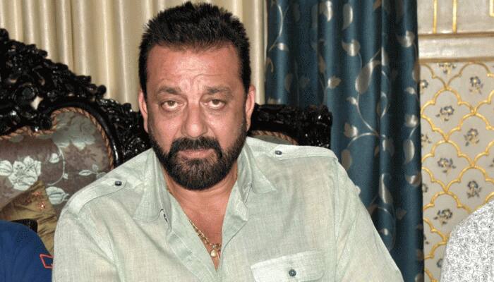 When Sanjay Dutt cried 3 years after his mother&#039;s death!