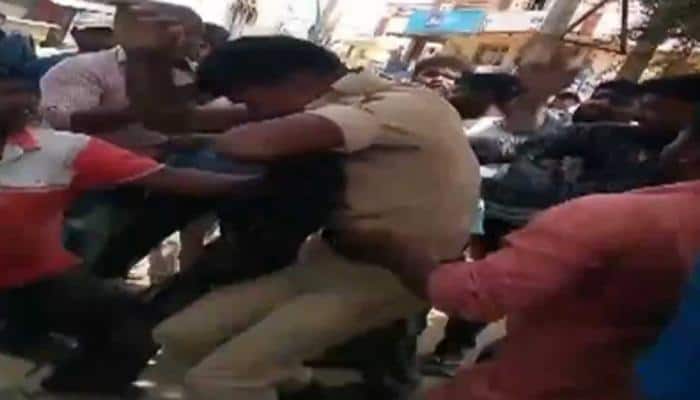 Bengaluru cop goes to bust gambling den, gets thrashed by goons