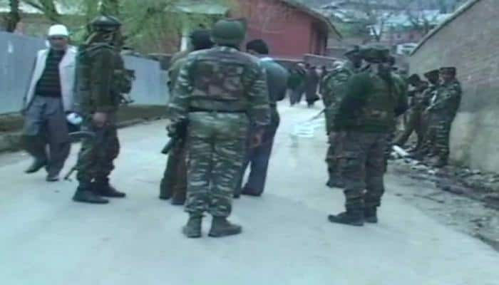 Fresh firing erupts between security forces, terrorists in J&amp;K&#039;s Kupwara, policeman injured