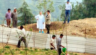 Sonia Gandhi in Shimla to review daughter Priyanka Vadra's under construction house