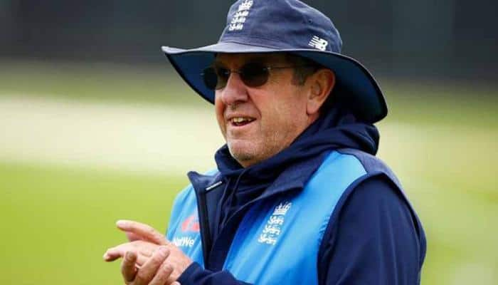 England batsmen resembled &#039;rabbits in the headlights&#039;, says coach Trevor Bayliss 