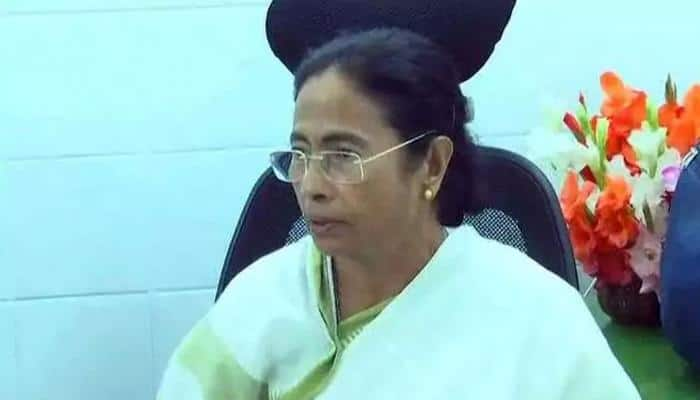 Mamata Banerjee meets Opposition MPs, backs anti-BJP front ahead of 2019 polls