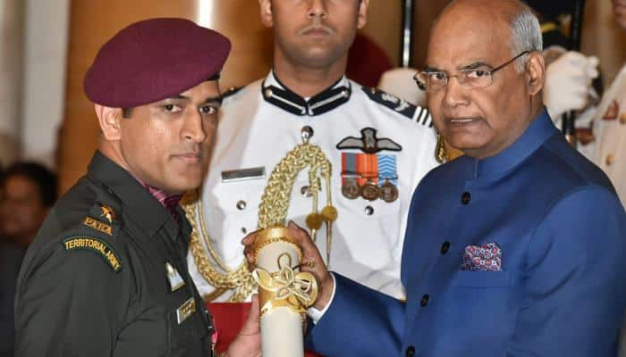 MS Dhoni receives Padma Bhushan from President Ram Nath Kovind