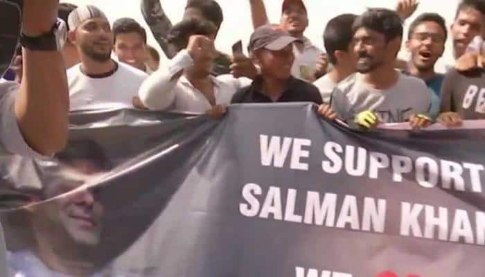 Fans burst crackers, distribute sweets after Salman Khan granted bail in blackbuck poaching case