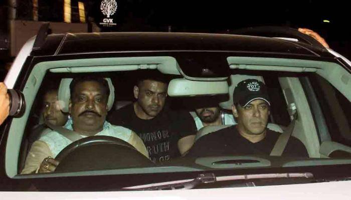 Salman Khan arrives in Mumbai, receives grand welcome by fans — See photos