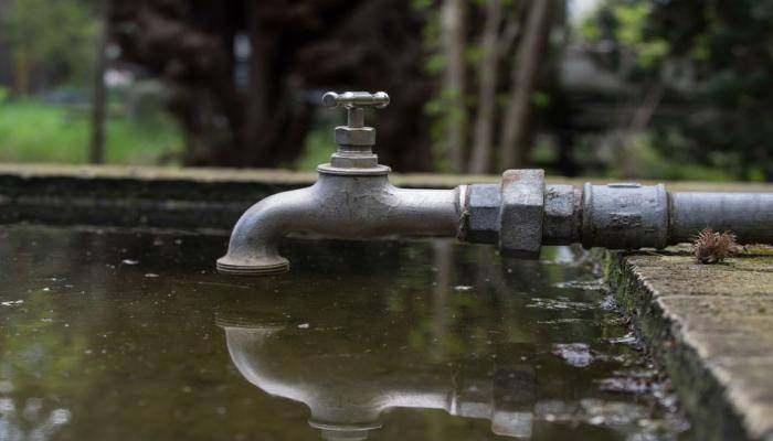 Despite scarcity, Kanpur road gets clogged with overflowing water