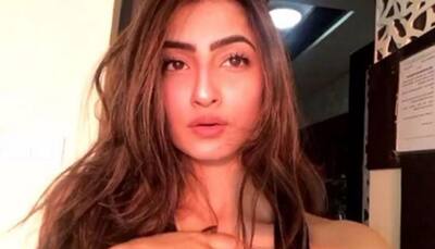 Shweta Tiwari's daughter Palak shuts troll like a boss who commented 'botox lips' on her pic