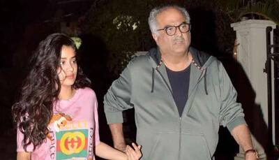 Janhvi Kapoor, father Boney clicked outside Arjun Kapoor's house — In pics
