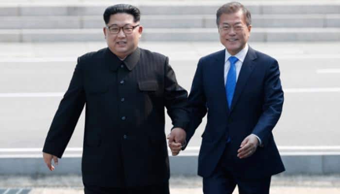 At historic meeting, Korean leaders eye end of war and &#039;complete denuclearisation&#039;