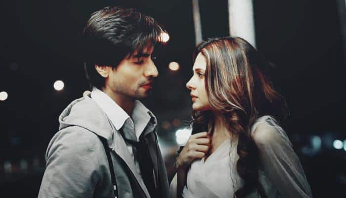 Jennifer Winget tries hard to cry while Harshad Chopda laughs in the middle of a serious scene-Watch