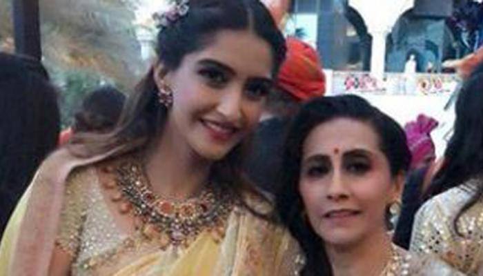 Sunita Kapoor's dance with Sonam Kapoor and son-in-law Anand Ahuja is unmissable- Watch