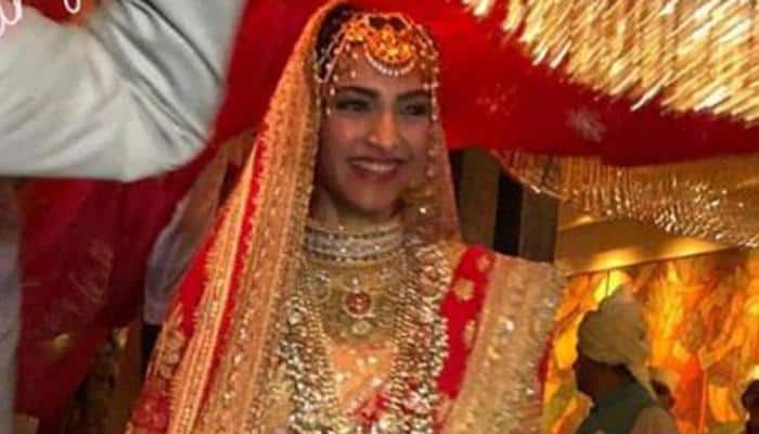 Sonam Kapoor walks towards Anand Ahuja with brothers Arjun, Harshvardhan by her side—Watch