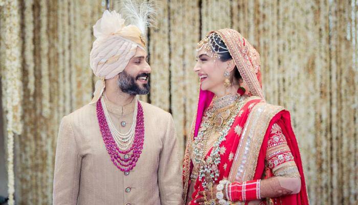 Sonam Kapoor and Anand Ahuja married, can&#039;t take eyes off each other—First pics