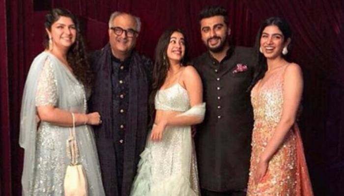 Arjun Kapoor's sister Anshula shares adorable family photo with father Boney, sisters Janhvi and Khushi — See pic