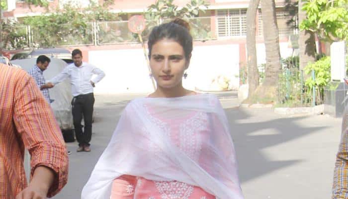 Dangal girl Fatima Sana Sheikh spotted outside Aamir Khan&#039;s residence  — See photos
