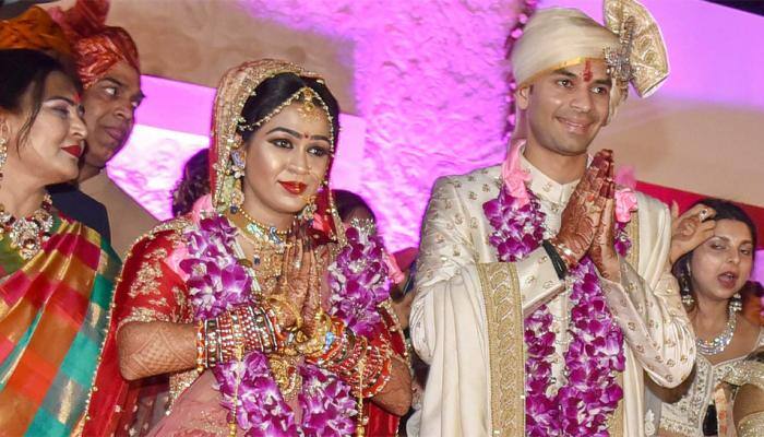 Unruly crowd breaks security cordon, loots food at Tej Pratap Yadav-Aishwarya Rai's wedding