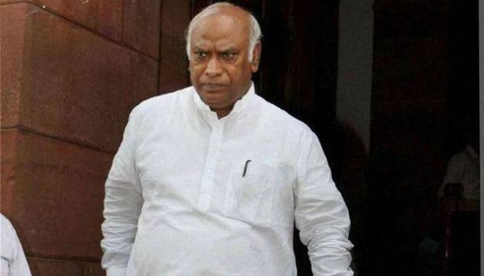 Media creating Dalit Karnataka CM issue to create difference: Mallikarjun Kharge