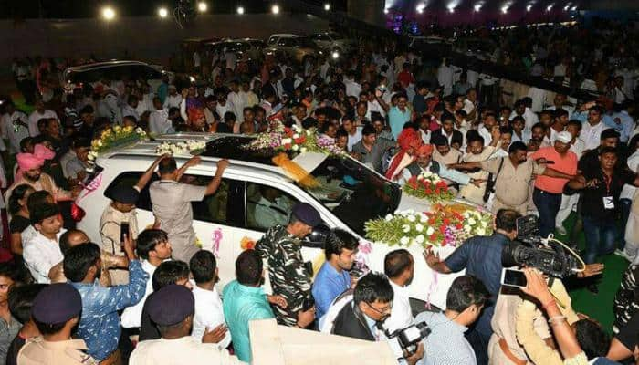 Tejashwi Yadav thanks people for massive turnout at Tej Pratap-Aishwarya wedding, shares pics