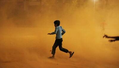    Late night dust storm in Delhi-NCR, IMD warns of more in next few hours