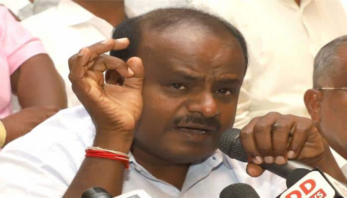 In show of strength, Kumaraswamy parades Congress-JDS MLAs at Raj Bhawan