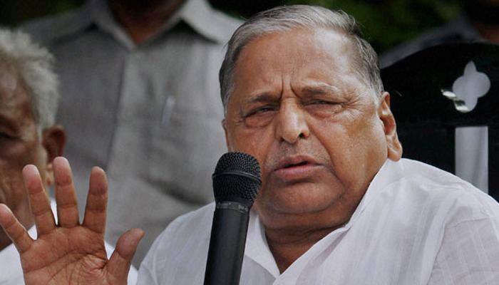 Mulayam meets Yogi Adityanath over ‘no official residence for ex-CMs’ order by Supreme Court