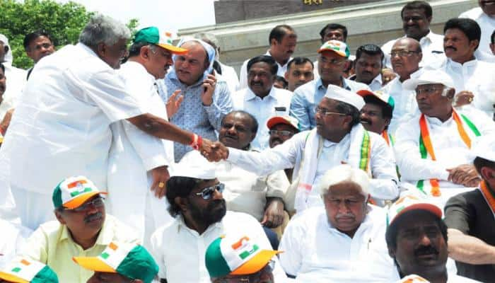 Congress MLAs in Karnataka to be shifted but &#039;destination a secret&#039;