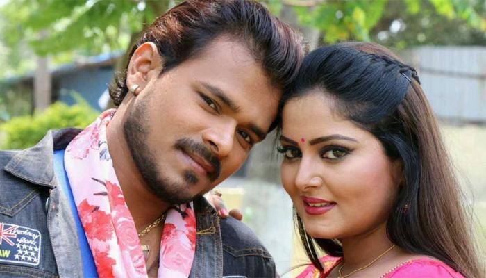 'Hot cake' Anjana Singh plays prank on Pramod Premi, Poonam Dubey on the sets of Munna Mawali