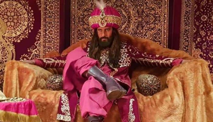 &#039;Jamai Raja&#039; actor Ravi Dubey emulates Ranveer Singh&#039;s look from Padmaavat-See pics