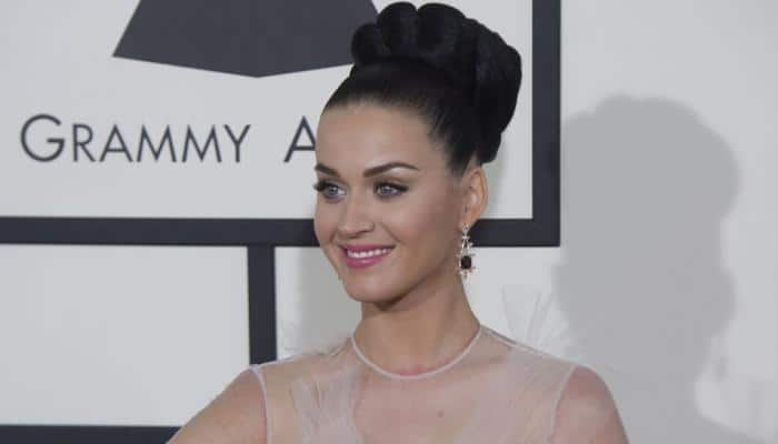 I am not single: Katy Perry