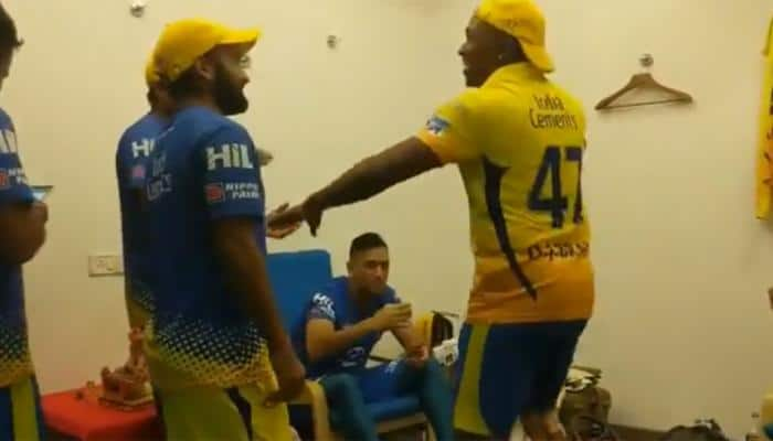 Dwayne Bravo gives a &#039;groovy tribute&#039; on whistle podu to MS Dhoni after CSK win - Watch