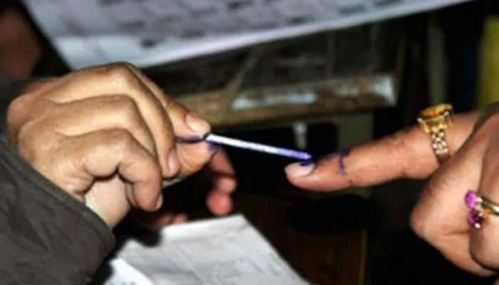 EC fights EVM allegations with &#039;heat&#039; logic as 4 Lok Sabha seats, 9 Assembly constituencies go to polls