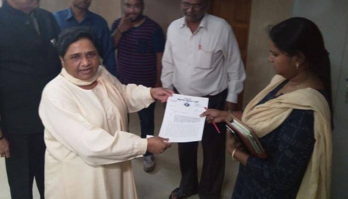 Mayawati vacates government bungalow, calls it Kanshi Ram memorial