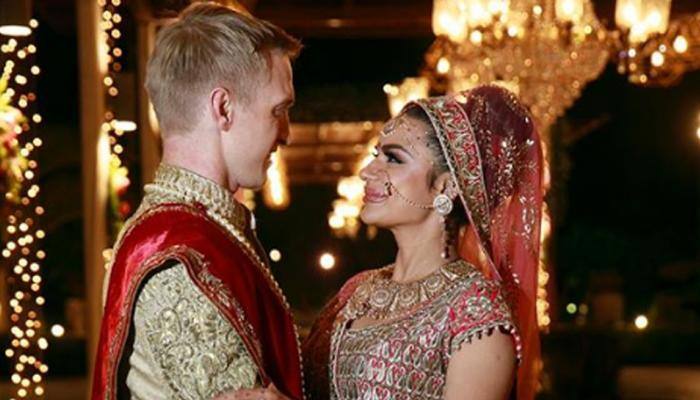 Aashka Goradia shares an adorable picture from her wedding with Brent Globe