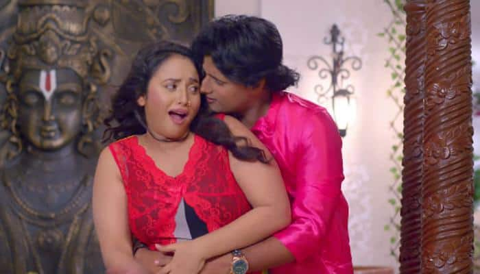 Bhojpuri siren Rani Chatterjee&#039;s sizzling dance song &#039;Aawate Palang Pe Dehiya&#039; is a hit on YouTube! Watch