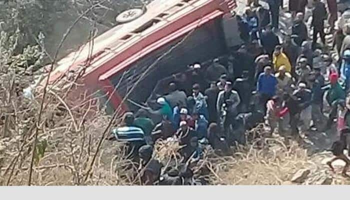 15 injured in Jammu and Kashmir road accident