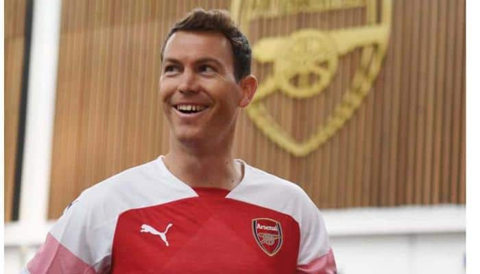  Arsenal sign Swiss defender  Stephan Lichtsteiner from Italian champions Juventus