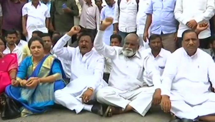 Fissures in Karnataka Congress? Party MLA Satish Jarkiholi's supporters protest seeking Cabinet seat for him Fissures in Karnataka Congress? Party MLA Satish Jarkiholi's supporters protest seeking Cabinet seat for him
