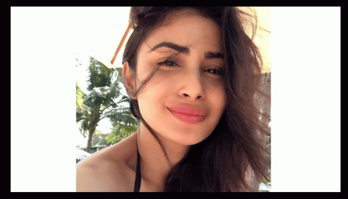 Mouni Roy's throwback pics will help you beat the mid-week blues