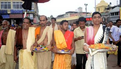 SC turns heat on temples: Demands study of how they're run, end to fleecing by priests