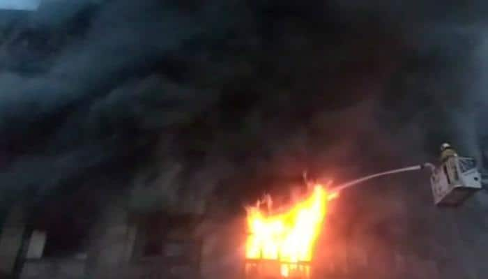 Massive fire breaks out inside Patel Chambers in Mumbai&#039;s Fort area