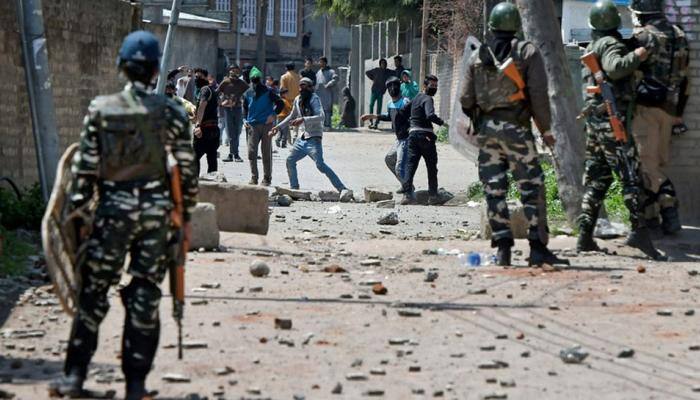 BJP MP stokes controversy, says &#039;hit stone-pelters in Kashmir with bullets&#039;