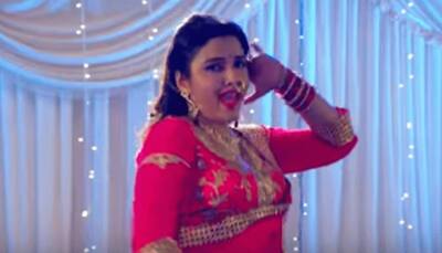 Amrapali Dubey's Raate Diya Butaake dance performance video has gone viral - Watch
