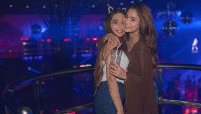 Sara Khan's sister Ayra Khan posts her nude bathtub video, deletes it immediately
