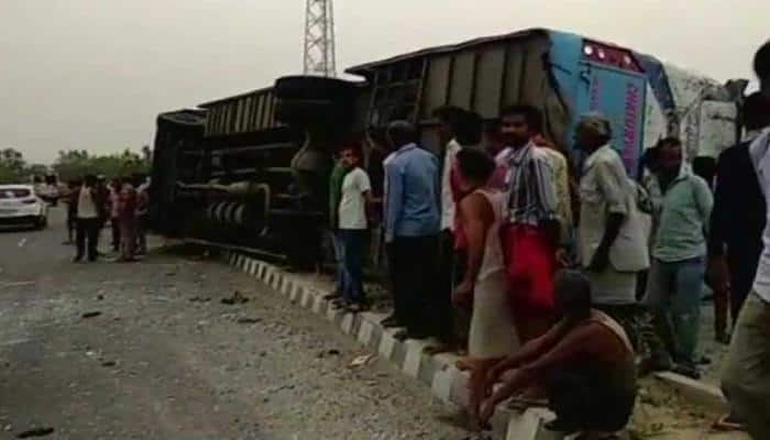 Private bus hits divider and overturns in UP&#039;s Mainpuri; 17 dead, over 35 injured