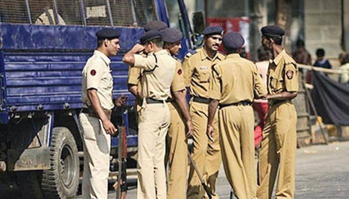 Bhopal cop tries to stop a speeding car, gets dragged, suffers critical injury