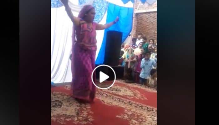 Famous dancing uncle has competition! Aunty dances to Yo Yo Honey Singh&#039;s &#039;Party All Night&#039; song —Watch 
