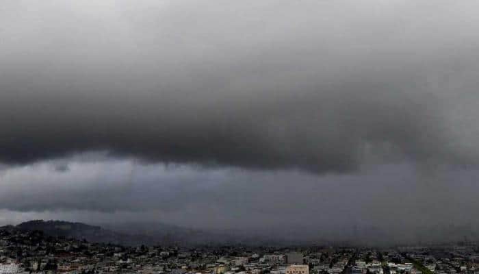 IMD warns of &#039;heavy rains&#039; in Karnataka, Maharashtra, West Bengal, Northeast