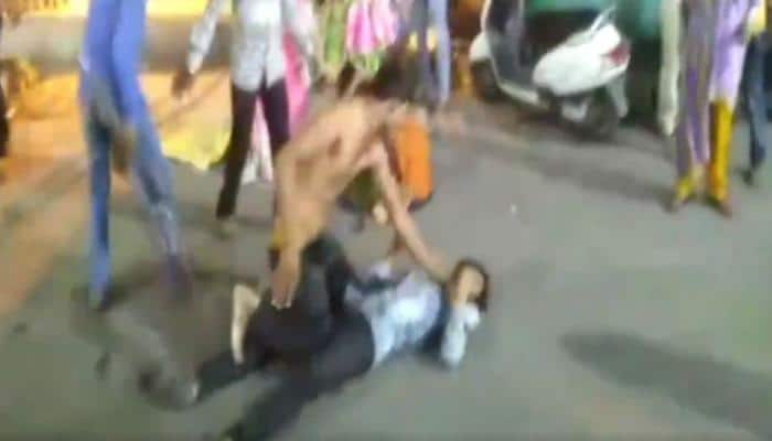 Shocking video: Flower vendors assault each other mercilessly in Ujjain