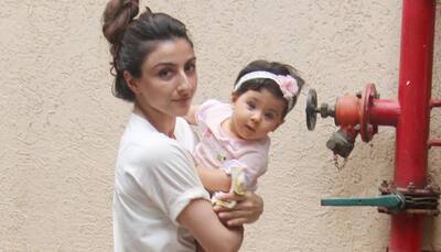 Soha Ali Khan shares an adorable pic of Inaaya with daddy Kunal and we bet you will keep looking at it!