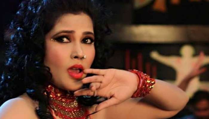 Bhojpuri sizzler Seema Singh's 'Aadhe Maa' look goes viral—Check pics